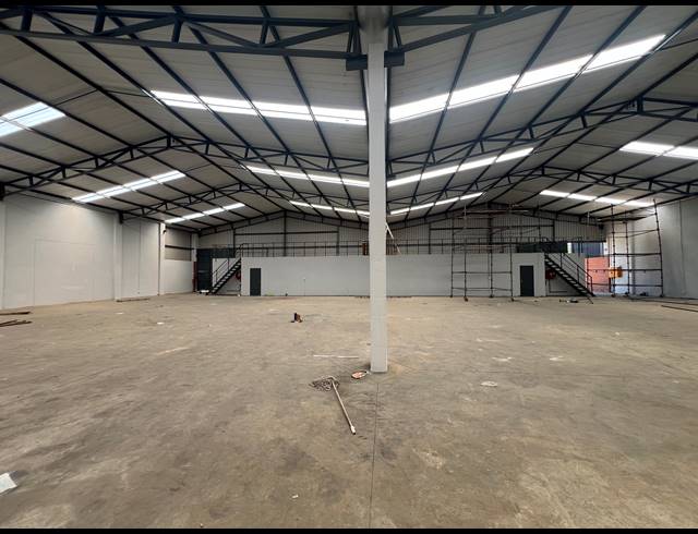 1,214M² WAREHOUSE TO LET IN COSMO BUSINESS PARK